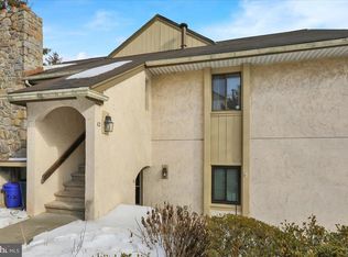 12 Muirfield Dr, Reading, PA 19607