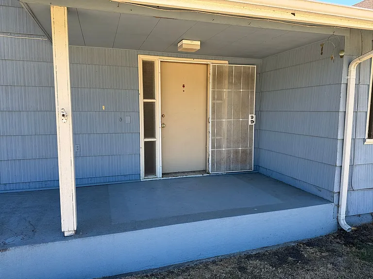 1670 Escalante St — Photo 4