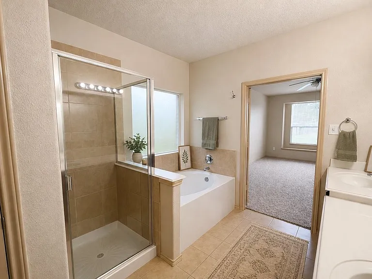 11922 Harristown Dr — Photo 15