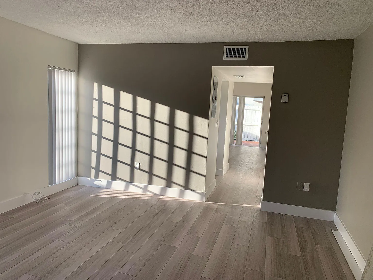2 bed, 1.5 bath, 1170 sqft, $3,000 — Photo 2