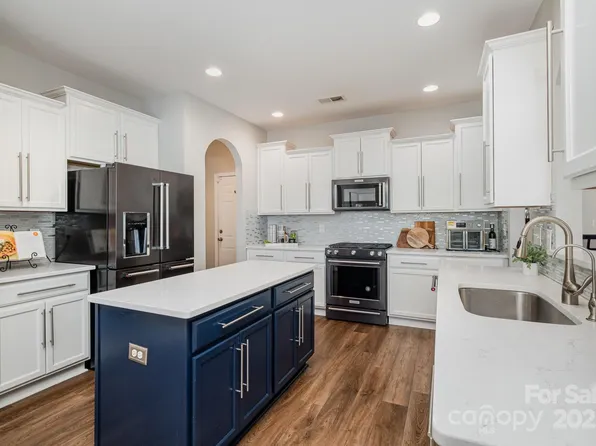 10149 Elizabeth Crest Ln, Charlotte, NC 28277