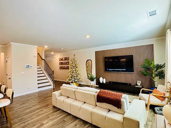 3rd image of 2436 Bayberry Ct