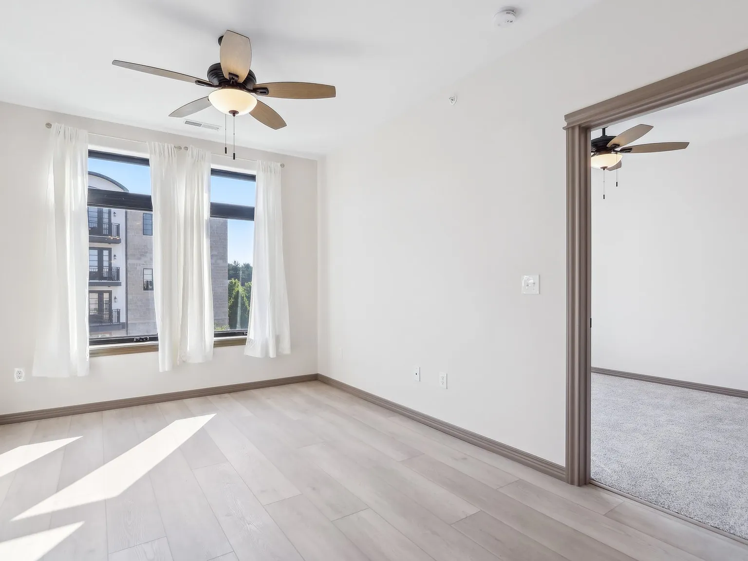 1 bed, 725 sqft, $1,489 — Photo 4