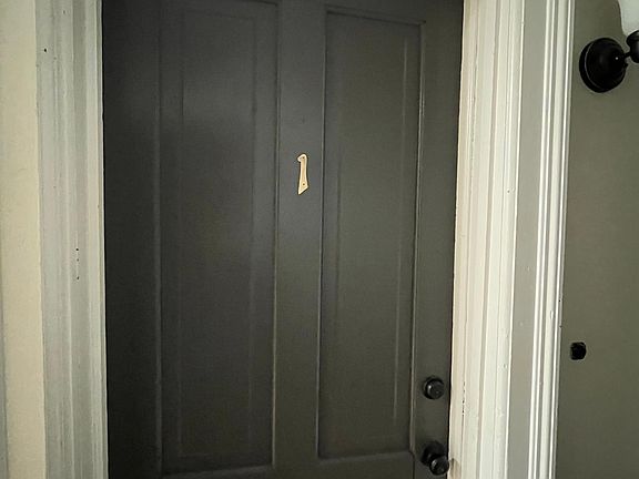 2nd image of 113 W Wisconsin Ave #1