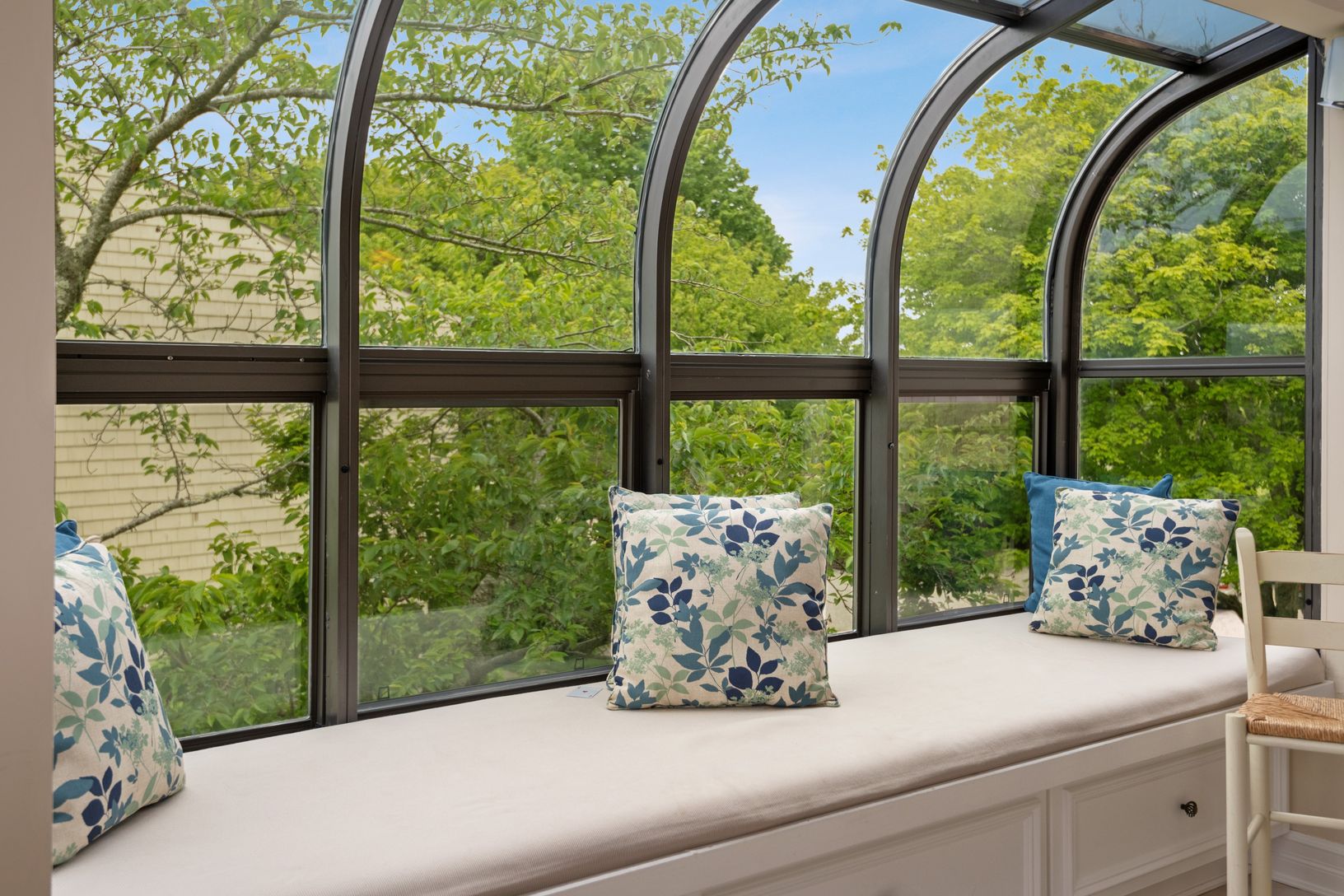  Cozy window seat