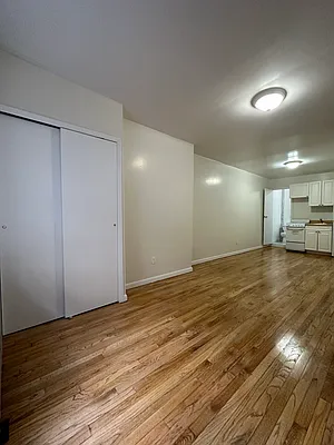 Rented by Peter R. Hungerford, LREB | media 10