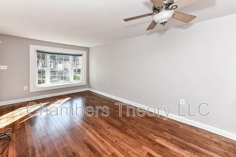 2 bed, 1.5 bath, 784 sqft, $2,700 — Photo 3