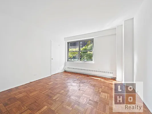 Sold by LoHo Realty | media 10