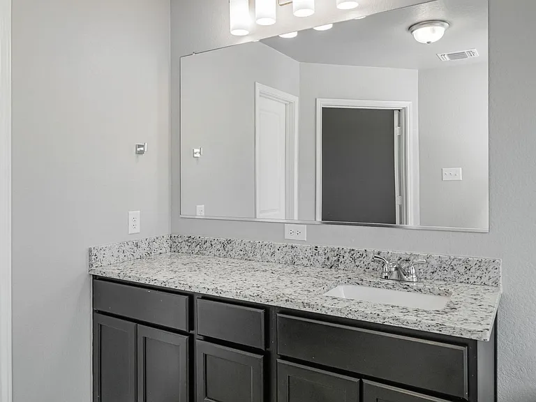 521 Fallbrook Dr — Photo 28