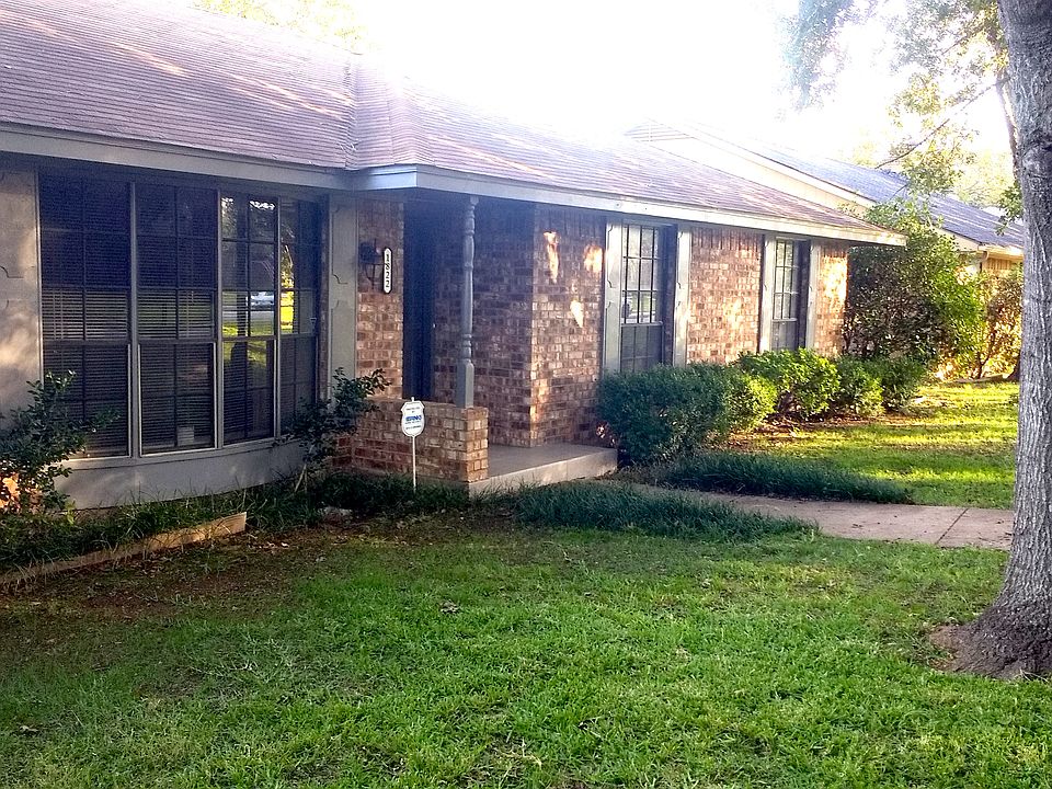 1st image of 1822 S Hillcroft Dr