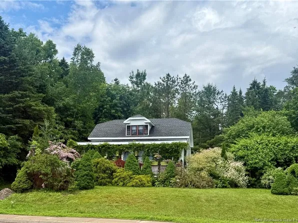 97 Main St, Saint George, NB E5C 3J6