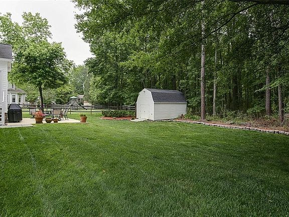 3rd image of 5020 Oriole Dr