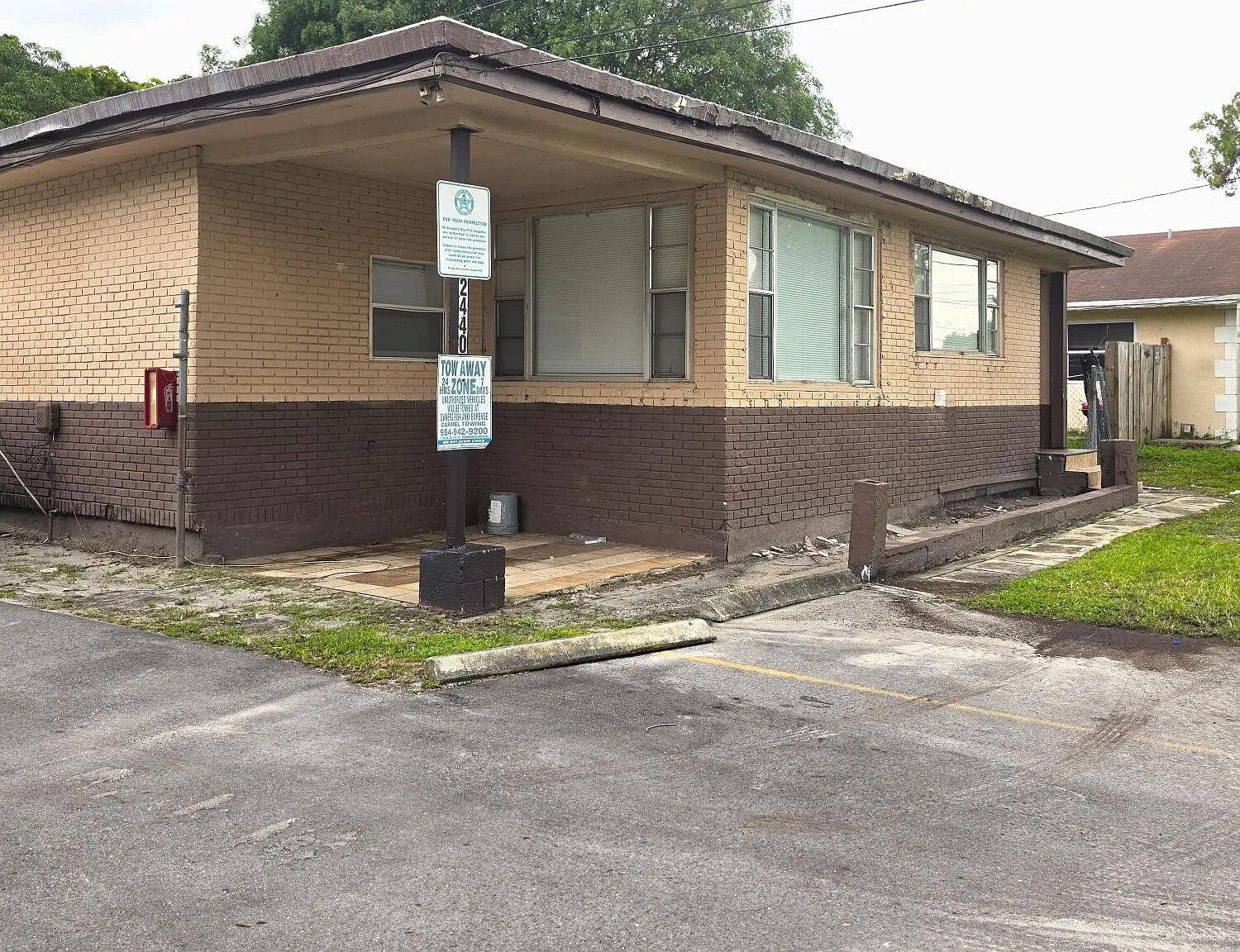 2 bed, 1.0 bath, 1287 sqft, $1,800 — Photo 2