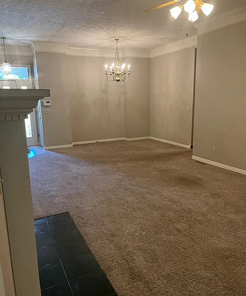 1142 S Carriage Ave — Photo 3