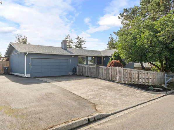 1905 Lindberg Ave, Coos Bay, OR 97420