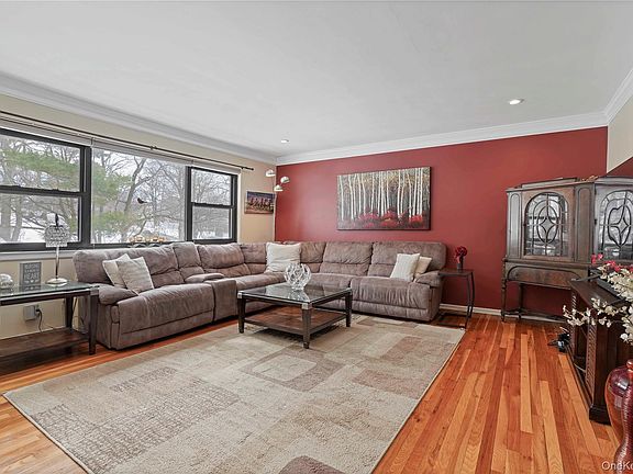 4th image of 113 Beacon Hill Dr #E25