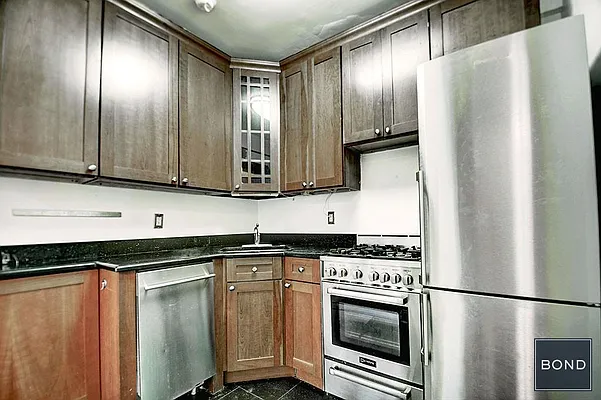 Rented by Bond New York | media 22