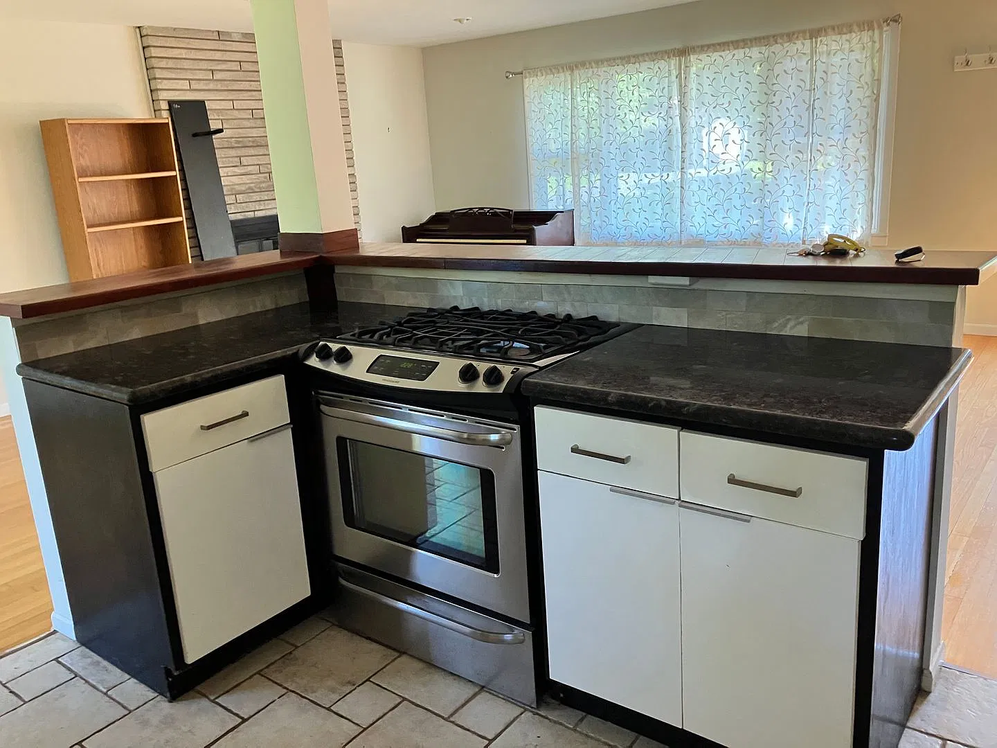 3607 E Morningside Drive — Photo 3