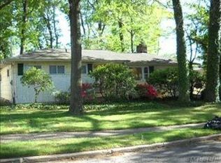 8 Teibrook Ave, Syosset, NY 11791