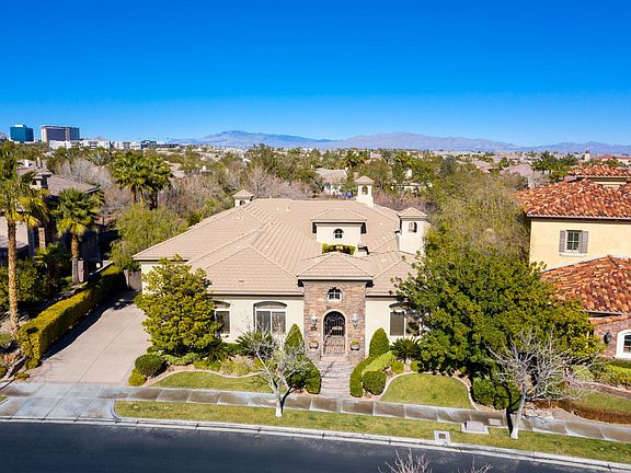 2nd image of 10866 Willow Heights Dr