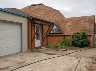 317 SW Siletz River Dr, Siletz, OR 97380