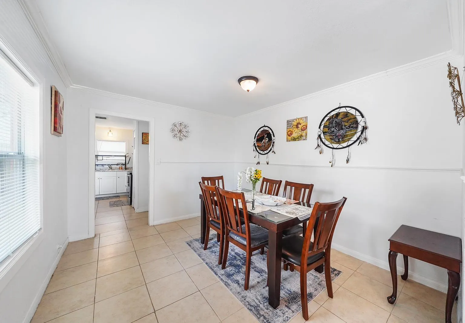 3 bed, 2.0 bath, 1261 sqft, $1,800 — Photo 3