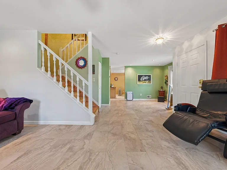 212 Westchester Ct #8 — Photo 13