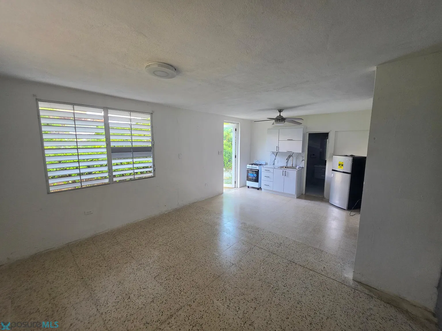 1 bed, 1.0 bath, 450 sqft, $700 — Photo 3