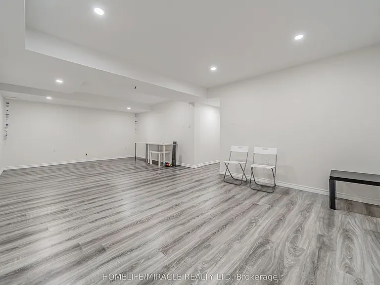 93 Lynch Cir — Photo 39