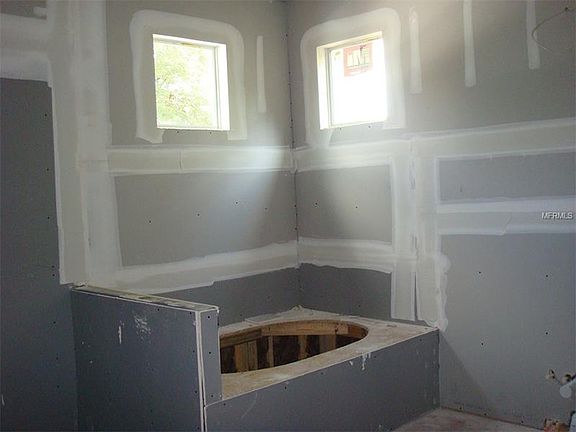 4th image of 3818 W San Carlos St