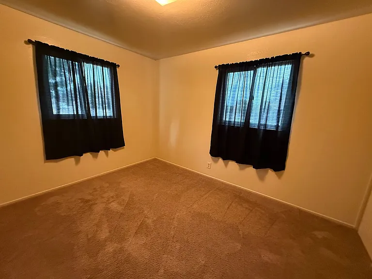 1134 Meadow Rd — Photo 6