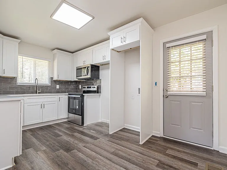 1506 Janmar Dr — Photo 8