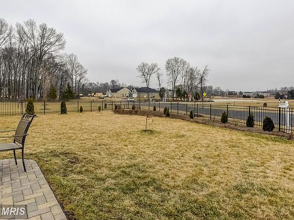 4th image of 2225 Pump House Ct