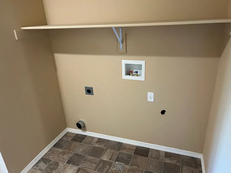 Samuelson Place Apartments — Photo 25