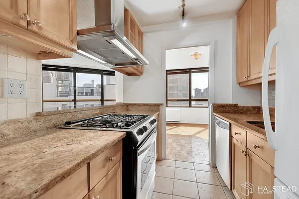 Rented by Halstead Real Estate | media 25