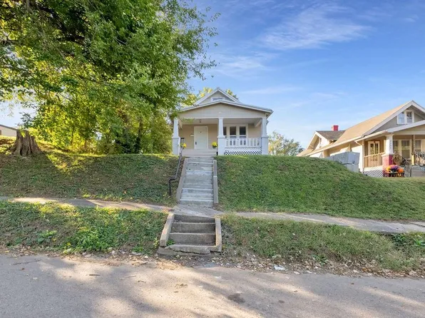 2908 Charles St, Saint Joseph, MO 64501