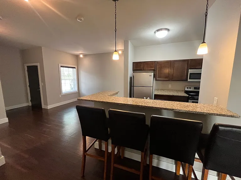631 N College Ave — Photo 29
