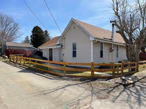 2nd image of 106 S 4th St
