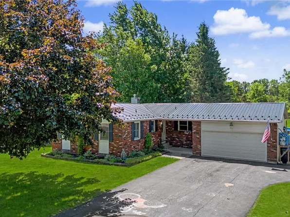 13075 Steiner Rd, Akron, NY 14001