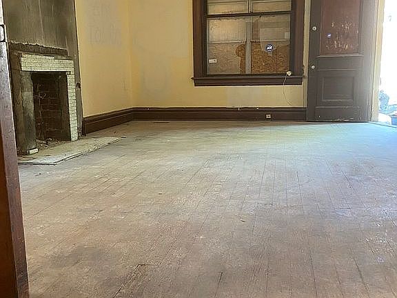 4th image of 3431-3433 Oregon Ave