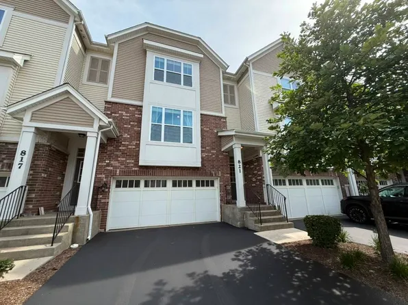 821 W Chase Ln, Palatine, IL 60067