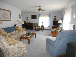 4th image of 19 Randall Dr