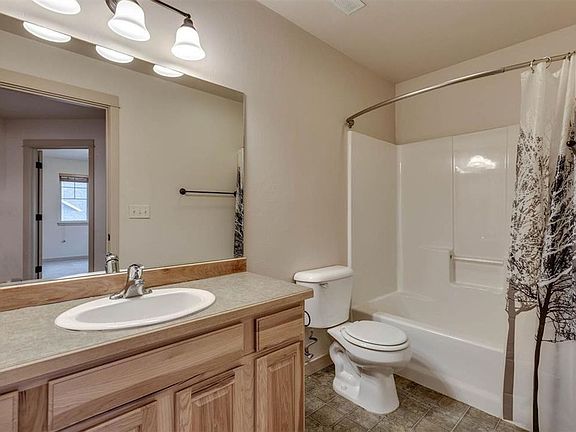 5th image of 3156 Catkin Ln APT A