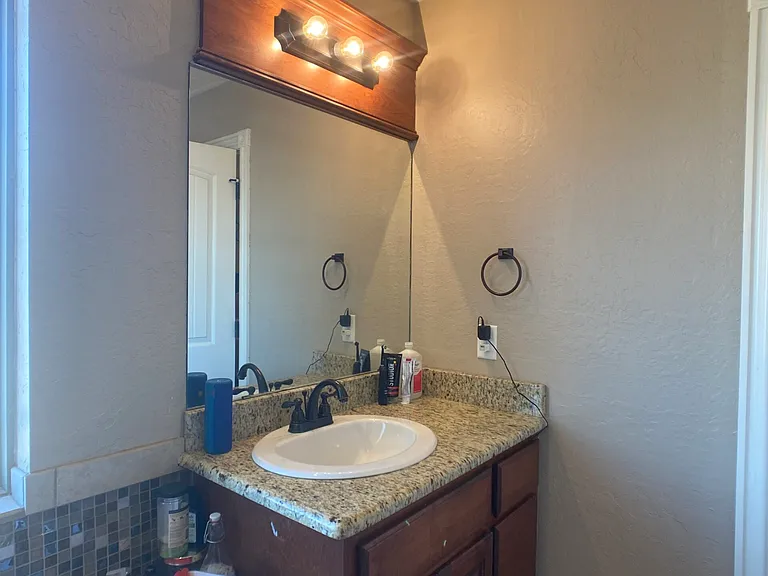 1401 Limestone Way — Photo 3