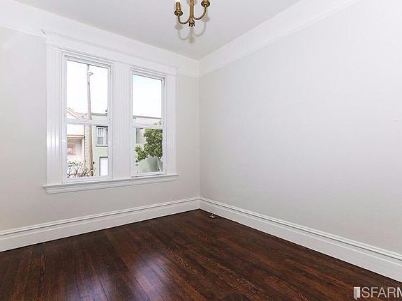 4th image of 555 Moultrie St
