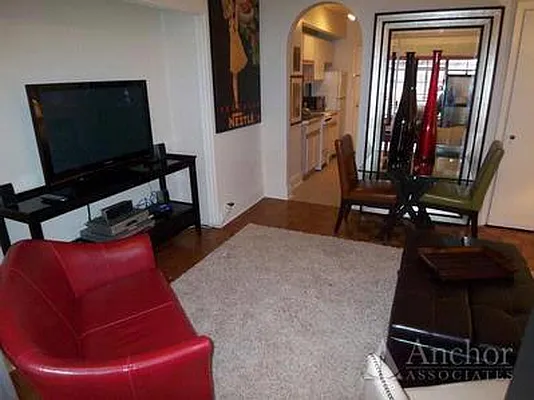Rented by Anchor Associates | media 2