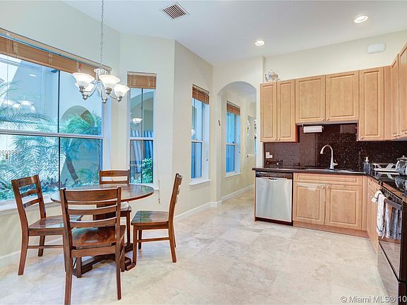 3rd image of 876 Spinnaker Dr W