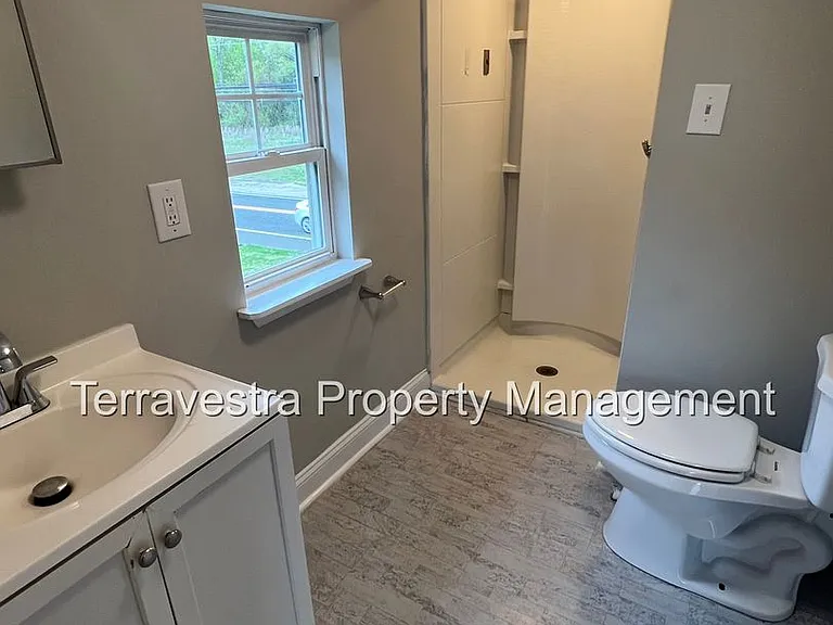110 Woodbury-Turnersville Road — Photo 4