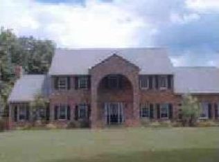 53 Athenian Ln, Hopewell Junction, NY 12533