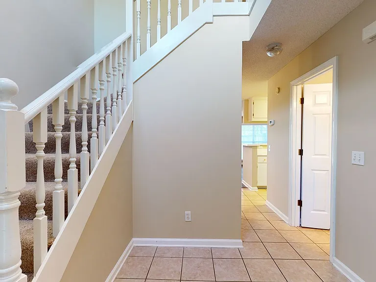 130 Woodmere Dr — Photo 12